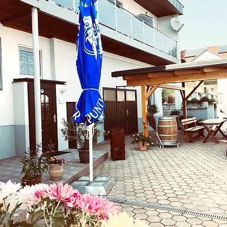 Pension Seeblick Latzko Neusiedl am See Exteriör bild